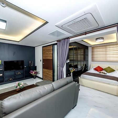 Jeju Skyhill Pension Seogwipo Exterior photo