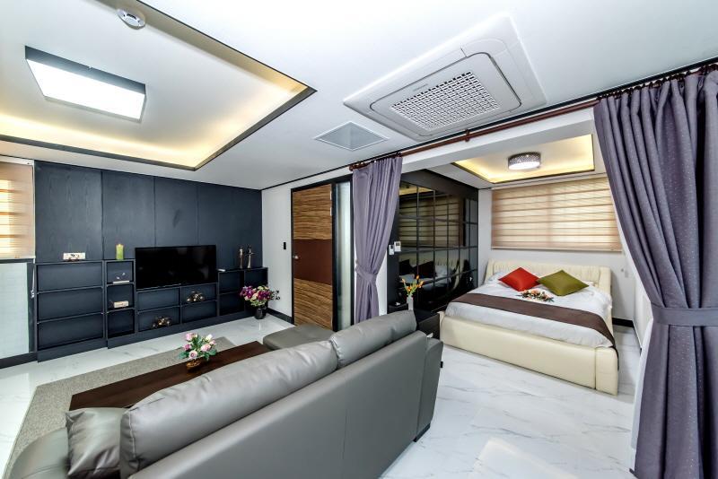 Jeju Skyhill Pension Seogwipo Exterior photo